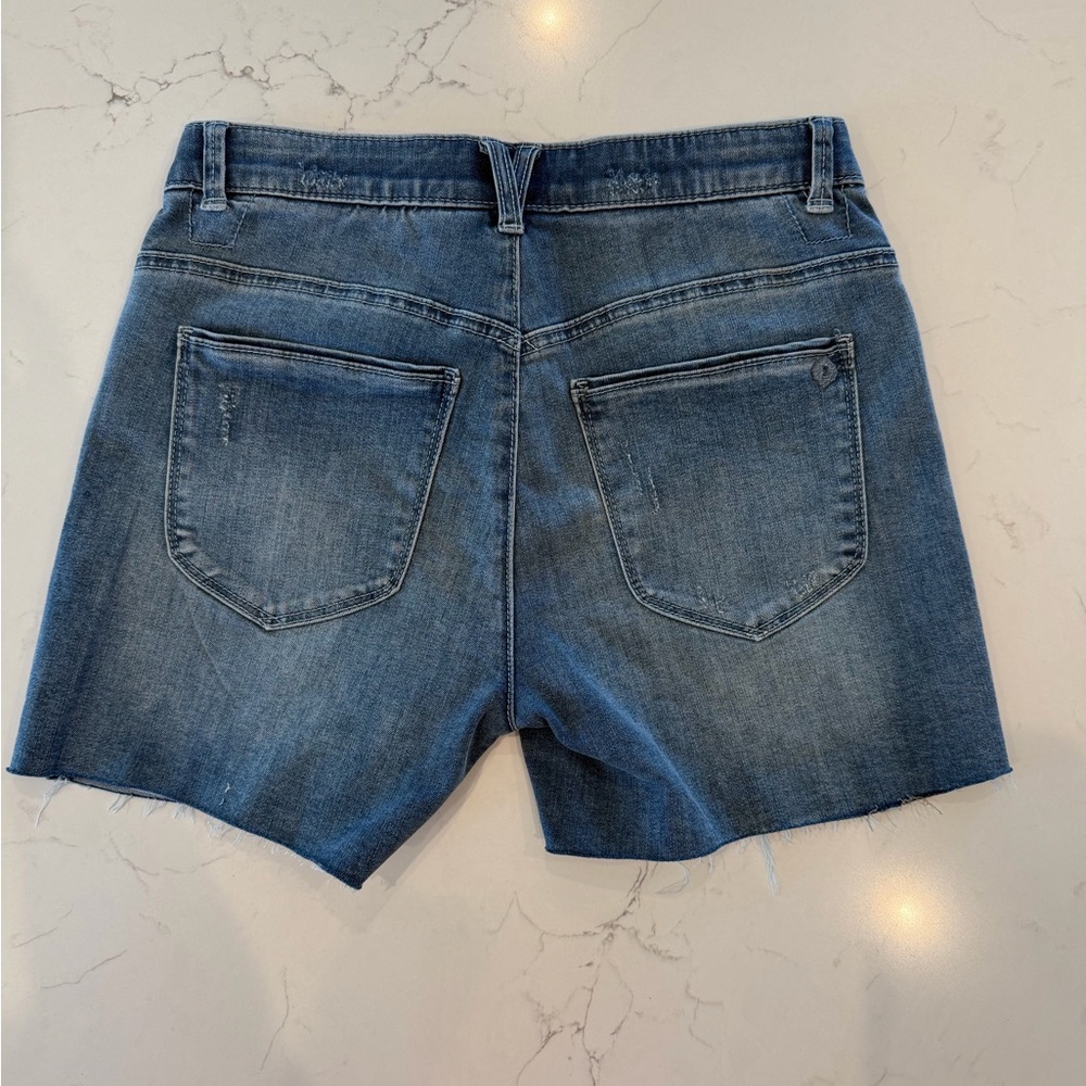 Democracy “Ab” solution Jean Shorts ( Never Been Worn) - Picture 2 of 6